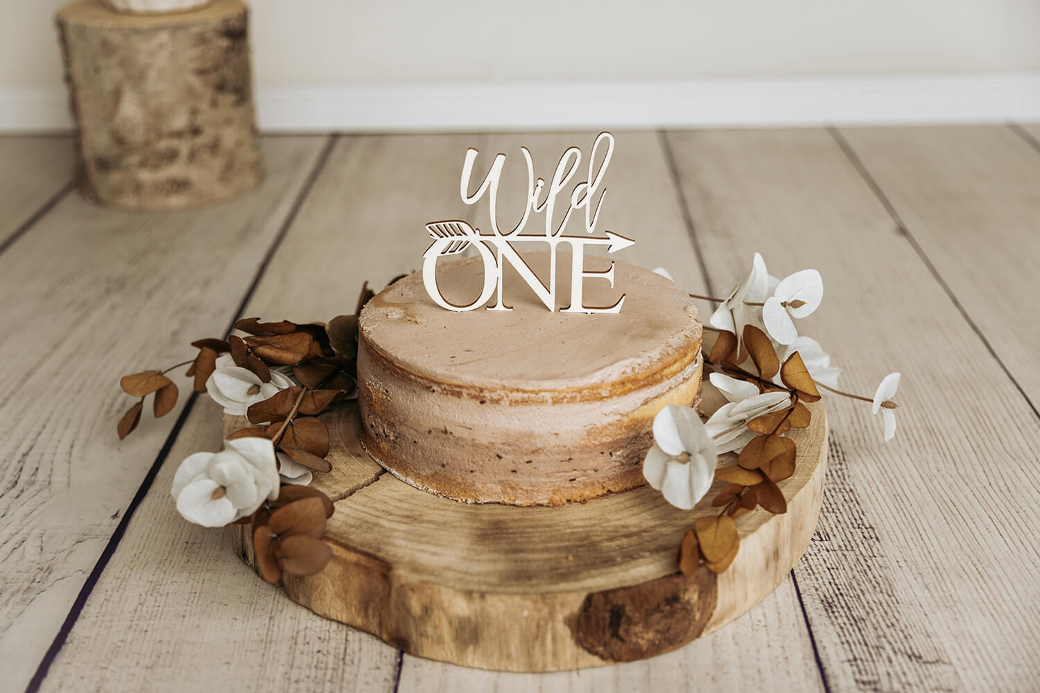 torte sahne schoko braun happy birthday Bildgefühle,Odenwald,Fotografie,Fotograf,Fotografin,Fotografieren,Bilder,Fotos,Fotostudio,Studio,Shooting,Babyfotografie,Babyfotos,Newborn,Baby,Neugeborenenfotografie,Kinder,Kinderfotos,Kinderfotografie,Familie,Familienfotos,Familienfotografie,Babybauch,Babybauchshooting,Portraits,Paarfotografie,Couple,Paare,Pärchen,MeTime,Frauenfotografie,Familienfotografin,Natürliche Fotos,CakeSmash,Geburtstagsshooting,Erster Geburtstag,1.Geburtstag,Schau mal wie ich wachse,SMWIW,First Shooting,Coaching für Fotografen,Business,Coaching,Businessguide,Videografie,Mentoring für Fotografen,1:1 Coaching,Fotografenbusiness,Erinnerungsfilm,Familienfilm,Homestory,zu Hause,Natur,Outdoor,Boho,Herbst,Frühling,Sommer,Winter,Höchst im Odenwald,Sandbach,Darmstadt,Aschaffenburg,Erbach,Michelstadt,Wörth am Main,Obernburg,Miltenberg,Breuberg,Dieburg,Reinheim,Reichelsheim,Groß-Umstadt,Brensbach,Otzberg,Frankfurt,Mannheim,Heidelberg, Shootinghaus, Shootinghaus am Wald, Shootinggarten